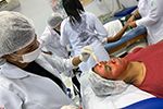 Curso de Estética e Cosmética cuida dos pais da instituição