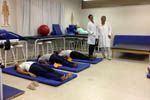Alunos do curso de Fisioterapia realizam atividades de ginástica laboral